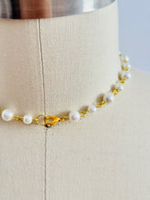 Load image into Gallery viewer, Vintage pearl necklace choker
