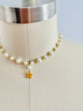 Load image into Gallery viewer, Vintage pearl necklace choker
