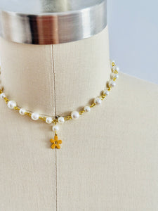 Vintage pearl necklace choker