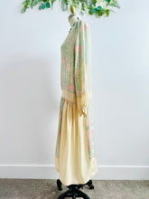 Load image into Gallery viewer, Vintage 1920s Pastel Silk Flapper Dress
