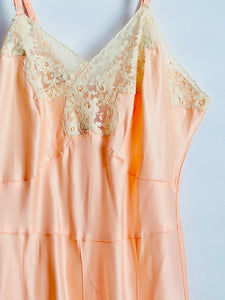 Vintage 1930s peach lace lingerie slip