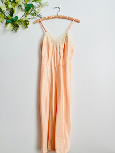 Vintage 1930s peach lace lingerie slip