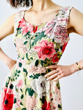 Load image into Gallery viewer, Vintage 1940s red floral dress
