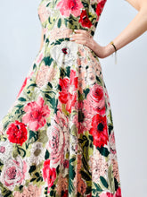 Load image into Gallery viewer, Vintage 1940s red floral dress
