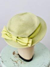 Load image into Gallery viewer, Vintage pastel green sun hat
