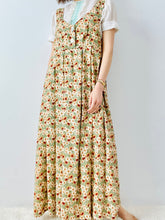 Load image into Gallery viewer, Vintage daisy floral overall dress
