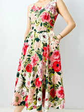 Load image into Gallery viewer, Vintage 1940s red floral dress
