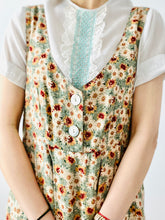 Load image into Gallery viewer, Vintage daisy floral overall dress
