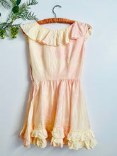 Load image into Gallery viewer, Vintage 1930s ombré pink ruffled playsuit set
