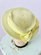 Load image into Gallery viewer, Vintage pastel green sun hat
